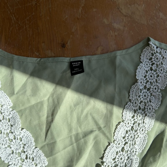 Green tie up blouse - Picture 2 of 2